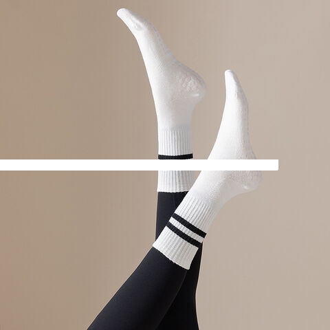 Cotton Women Compression Fashion Breathable Custom Non Slip Anti Slip Pilates Crew Grip Yoga Socks