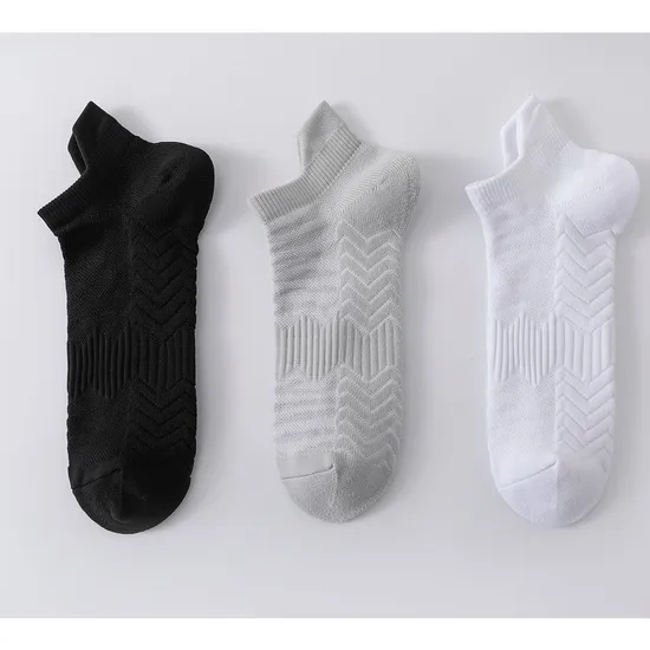 Summer Thin Trend Solid Color Boat Socks Moisture Transferring and Sweating Sports Socks Men′s Short Socks
