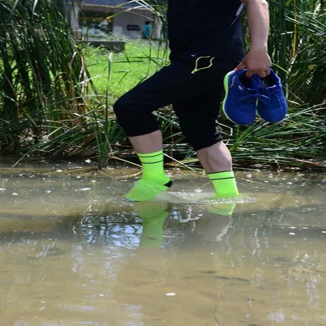 Nylon + Cotton + Waterproof Membrane Long Waterproof Socks for Outdoor Play