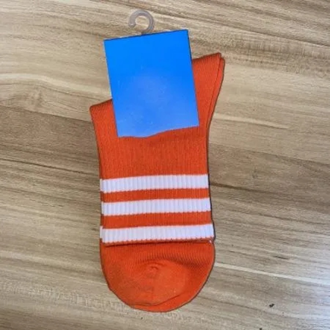 Customizable Logo New Men′s and Women′s MID Length Socks, Simple and Breathable Sports Socks