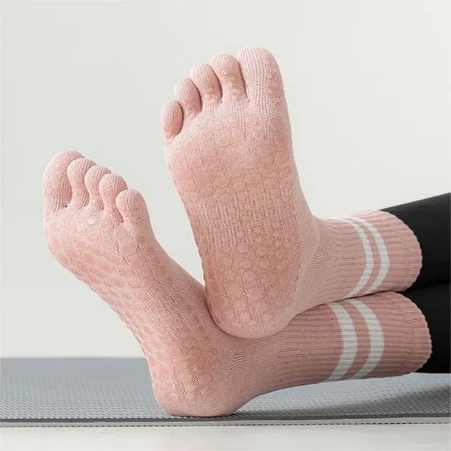 Customized Wholeseller Women Antislip Outdoor Sports Cotton Yoga Crew Stocking Toe Socks