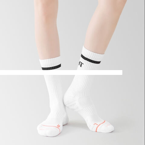 Wholesale crew thin breathable running socks odor resistant towel bottom sports socks cotton design socks