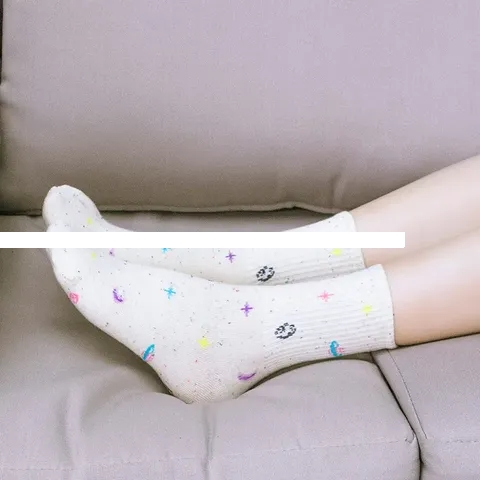 Wholesale floral moon star design yiwu custom logo warm women crew socks cute
