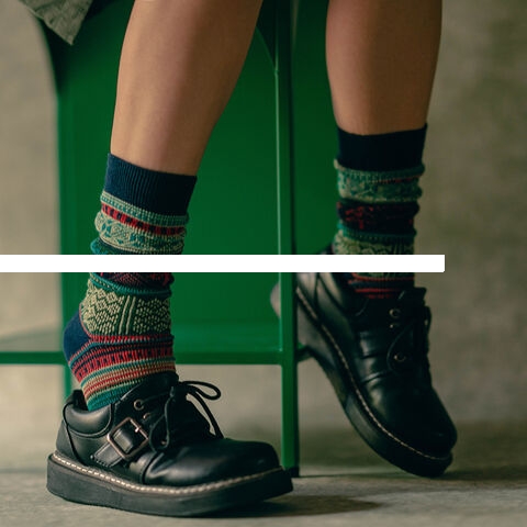 Wholesale customization fashion casual sports combed cotton embroidery logo breathable absorb sweat dip dye crew socks for man