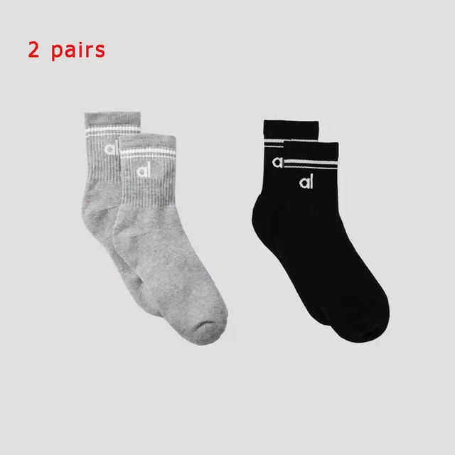 Long-term Partnership Yoga Women Socks Yoga Sports Casual Socks Cotton Sports Socks Seasonal Unisex Black and White Long Tube 