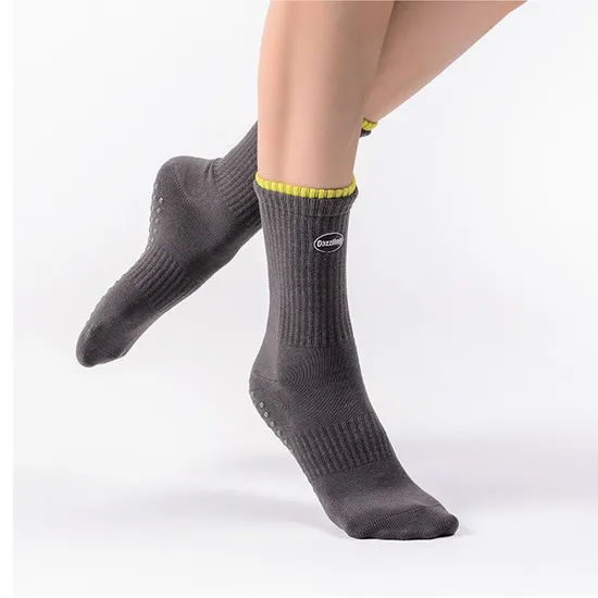 Qumor Wholesale OEM Custom Logo Yoga Silicon Soft Breathable Grip Women Crew Pilates Socks