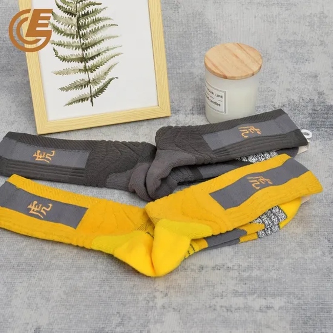 Compression Men′s Running Sports Sock Outdoor Hiking Crew Socks