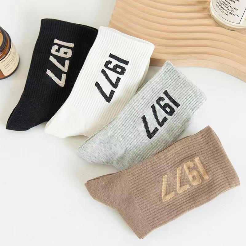vintage Hip Hop Socks women Cotton Skateboard Socks Fashion Alphabet Gift Couple Casual Breathable Sports Luxury Socks 