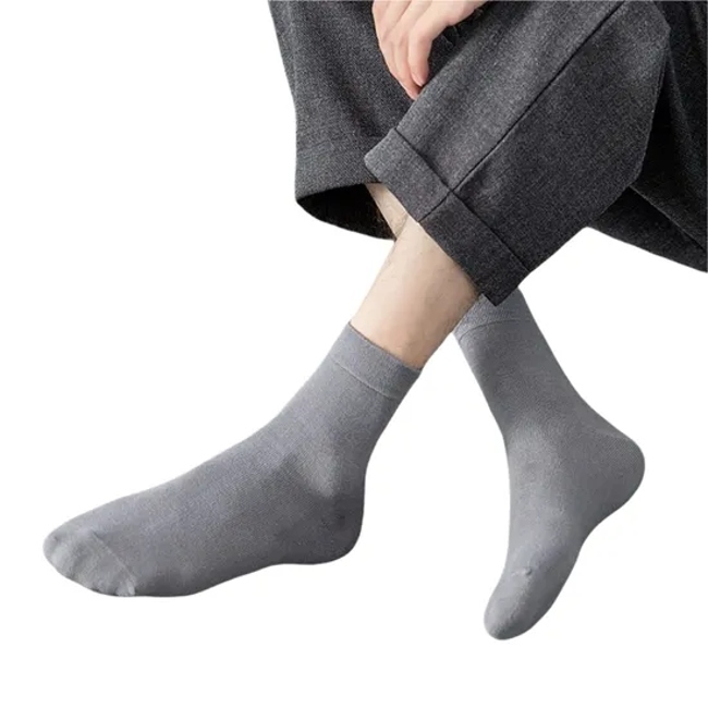 Pure Cotton Sweat-Absorbing Medium Length Black Men′s Wholesale Footwear Custom Socks
