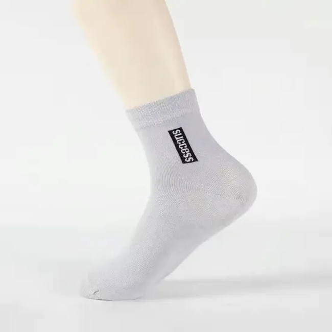 Socks New Deodorant Absorbent Sports Socks Comfortable MID-Tube Socks Polyester Cotton Breathable Socks Men′s Anti-Bacterial Wear-Resistant Cotton Socks