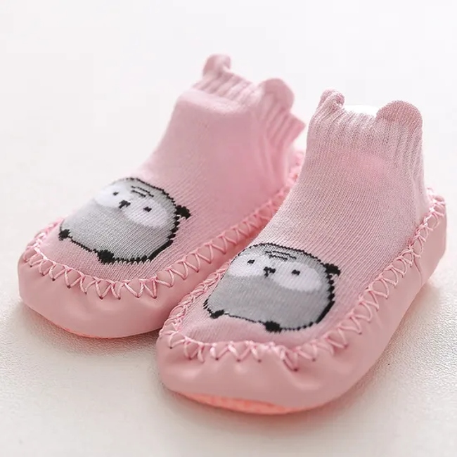Children′ S New Cartoon Baby Leather Toddler Floor Non Slip Soft Bottom Shoes and Socks