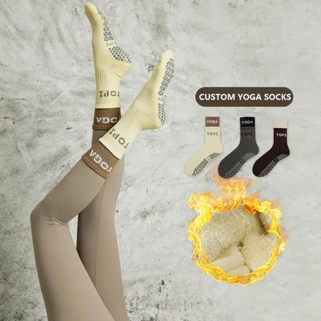 Custom Logo Fashion Breathable Non Slip Terry Crew Grip Anti Slip Pilates Yoga Socks