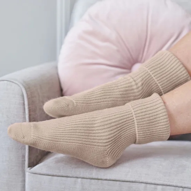 Most Popular Stylish 100% Cashmere Knitted Rib Ladies Winter Crew-Socks Apparel-Accessories