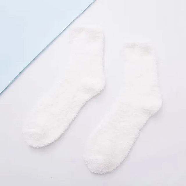 2025 High -Quality Coral Winter Warm Fluffy Fuzzy Socks Custom Embroidered Logo Socks Women