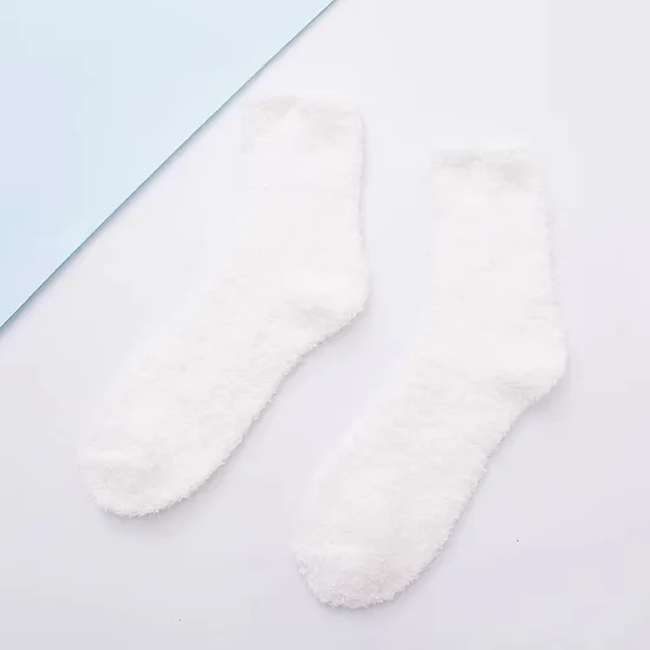 2025 High -Quality Coral Winter Warm Fluffy Fuzzy Socks Custom Embroidered Logo Socks Women