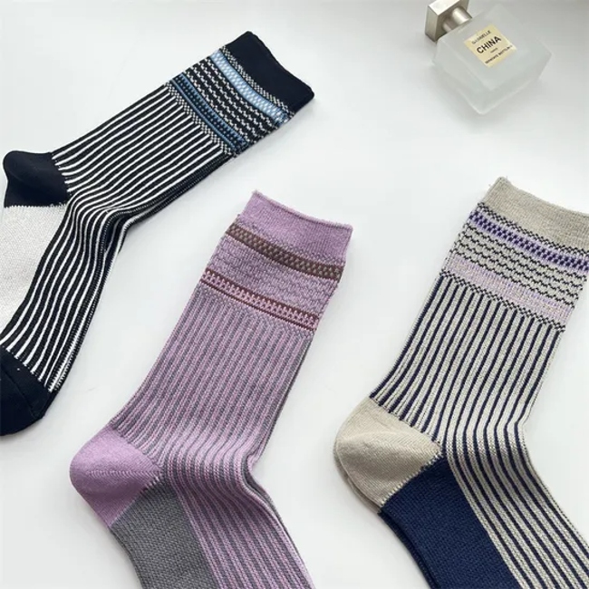 Stylish Women′s Personalized Vintage Double Needle Crew Socks