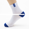 Factory Sell Top Quanlity Breathable Solid Colour Sports Socks Crew Running Basketball Socks For Men
