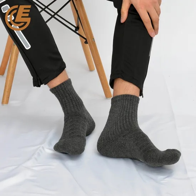 Wholesale Solid Color Double Needle Medium Tube Business Socks