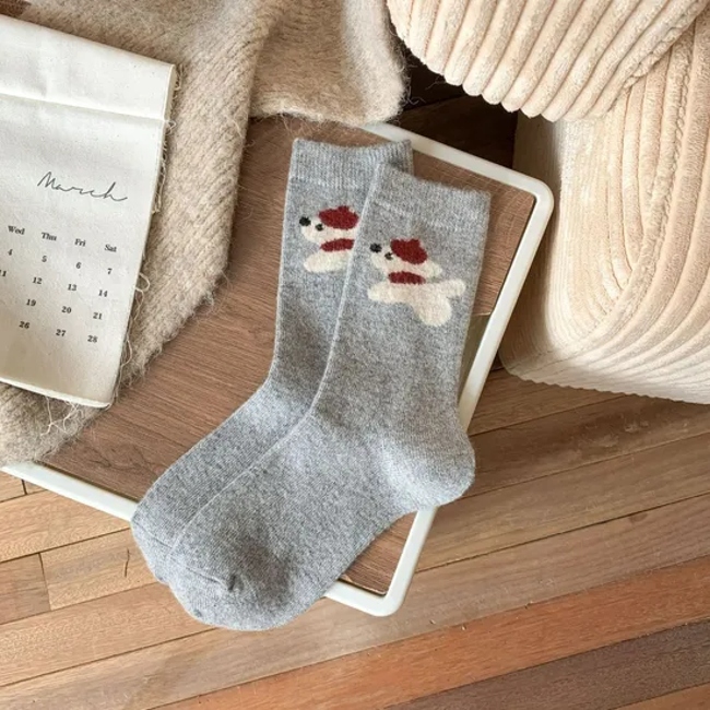 Winter Thickened Wool Socks Cartoon Wearing Beret Puppy Warm MID-Calf Socks Women′s Socks Stacked Socks