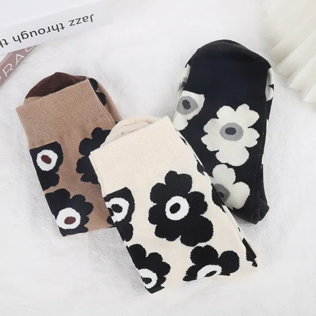 Simple Black and White Floral Design Cute Cow Cotton Socks MID-Calf Trendy Casual Socks