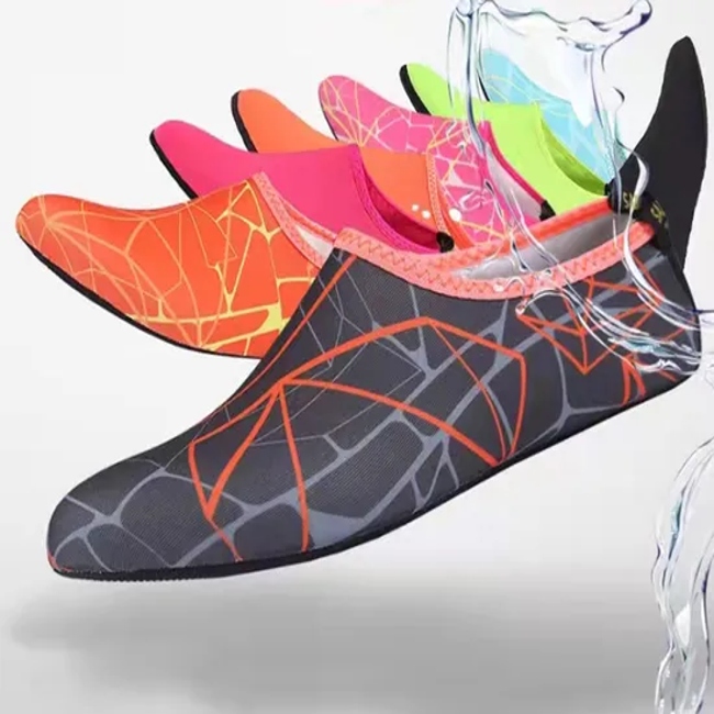 2.5mm Neoprene Socks for Water Sports, Beach, Pool, Surf