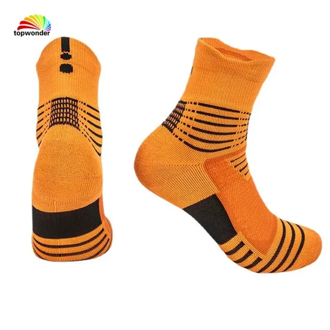Customize All Types of Crew Cushion Terry Bottom Dry-Fit Football Basketball Sports Sock at Low Price and High Quality