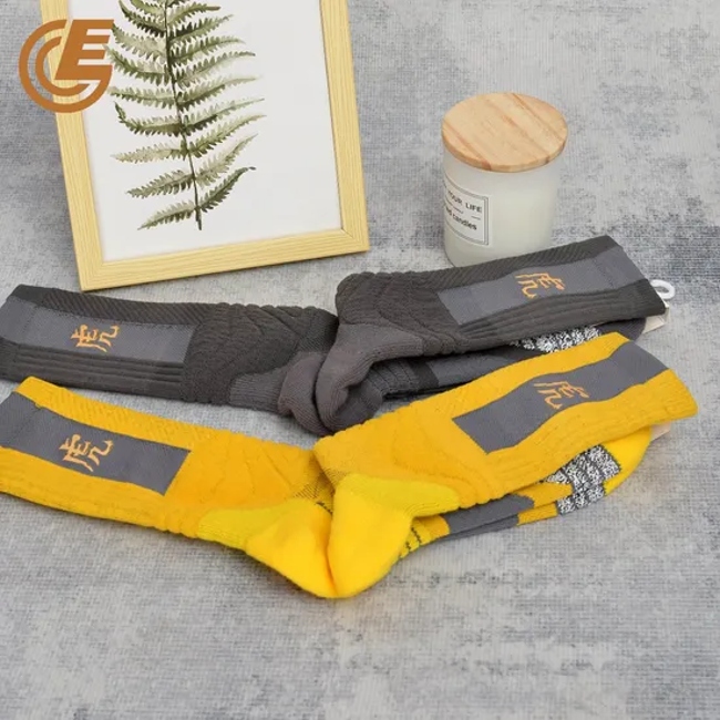 Compression Men′s Running Sports Sock Fitness Hiking Socks