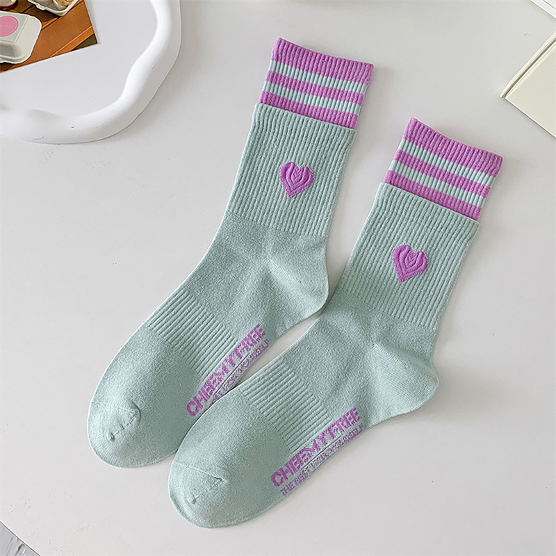 Volume Discount Sweet Women Socks Macaroon Color Love Heart Embroidered Cotton Sock Harajuku Striped 