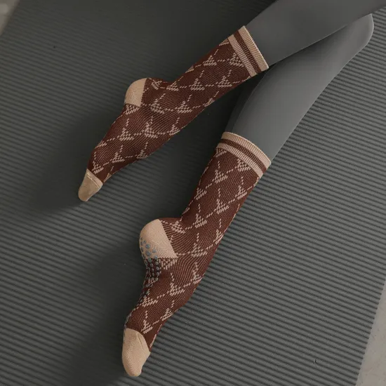 Fashion Double Layer New Hot Sale Cotton Thick Non Slip Anti Slip Grip Pilates Fashion Yoga Socks Custom