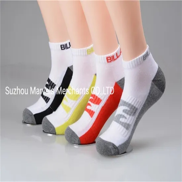 Men′s Thin Cotton Socks Breathable Crew Design for Everyday Wear
