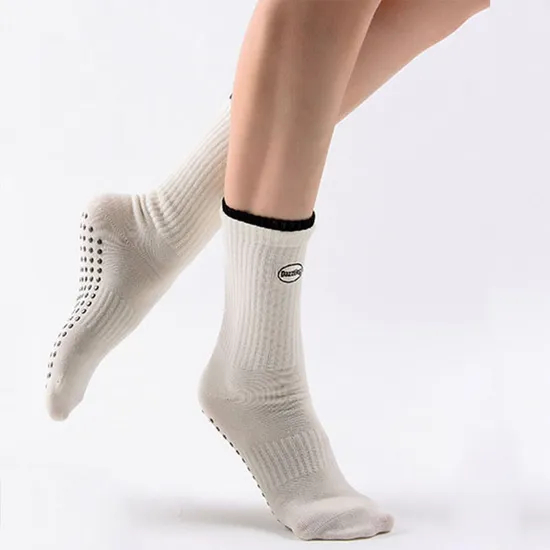 Qumor Wholesale OEM Custom Logo Yoga Silicon Soft Breathable Grip Women Crew Pilates Socks