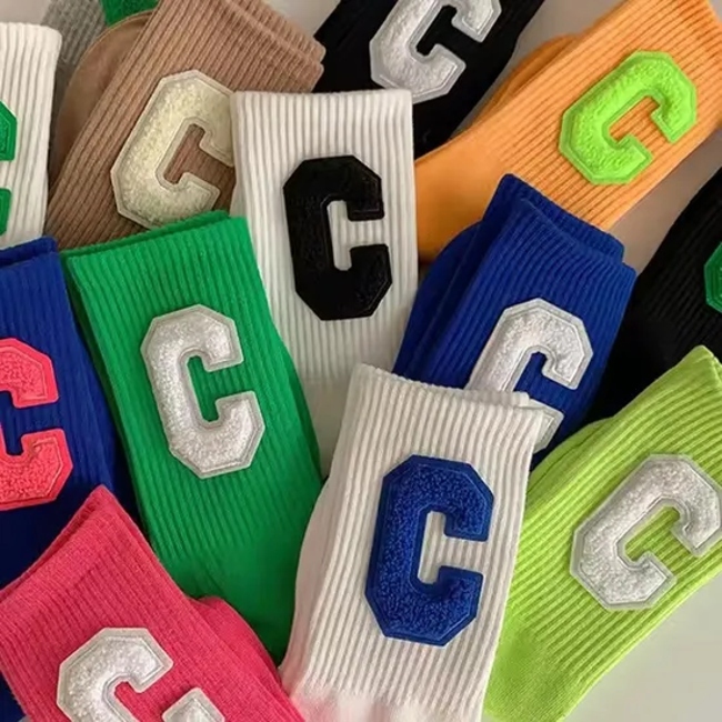 Wholesale Customized Logo Embroidery Jacquard Letter Street Crew Manufacturer Fashion Men Socks